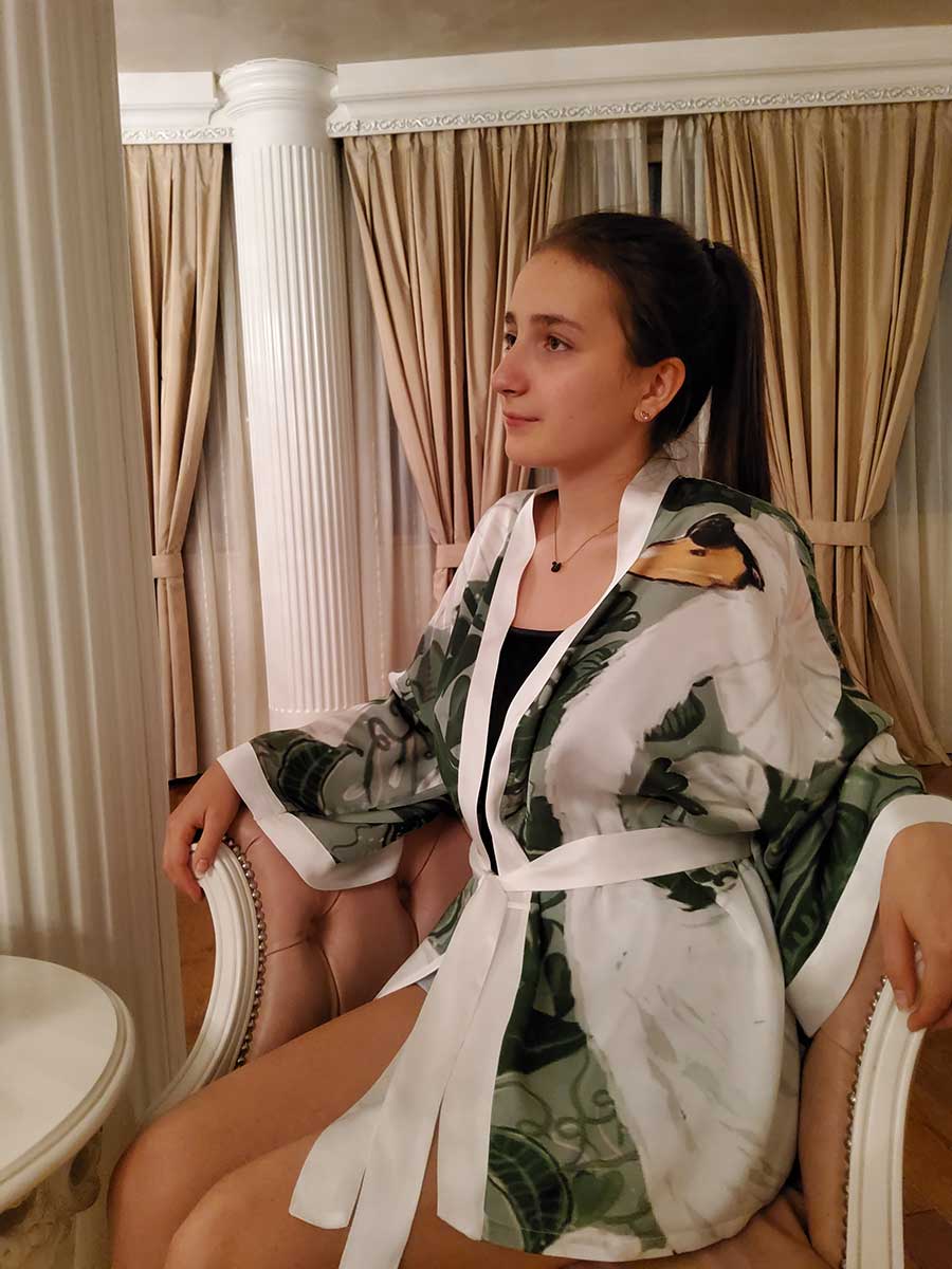 Луксозно копринено кимоно ЛЕДА И ЛЕБЕДЪТ - Image 5